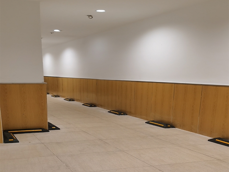 Không gian thương mại